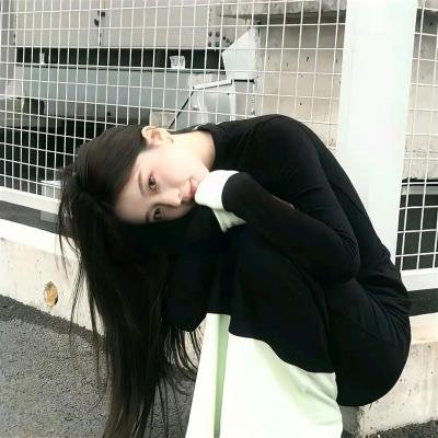 龙纹身的女孩封面
